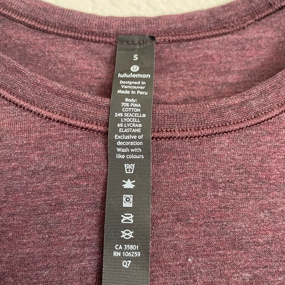 Lululemon Men's Basic Tee in a burgundy or "Heathered Black Plum" shade Small - Picture 6 of 6